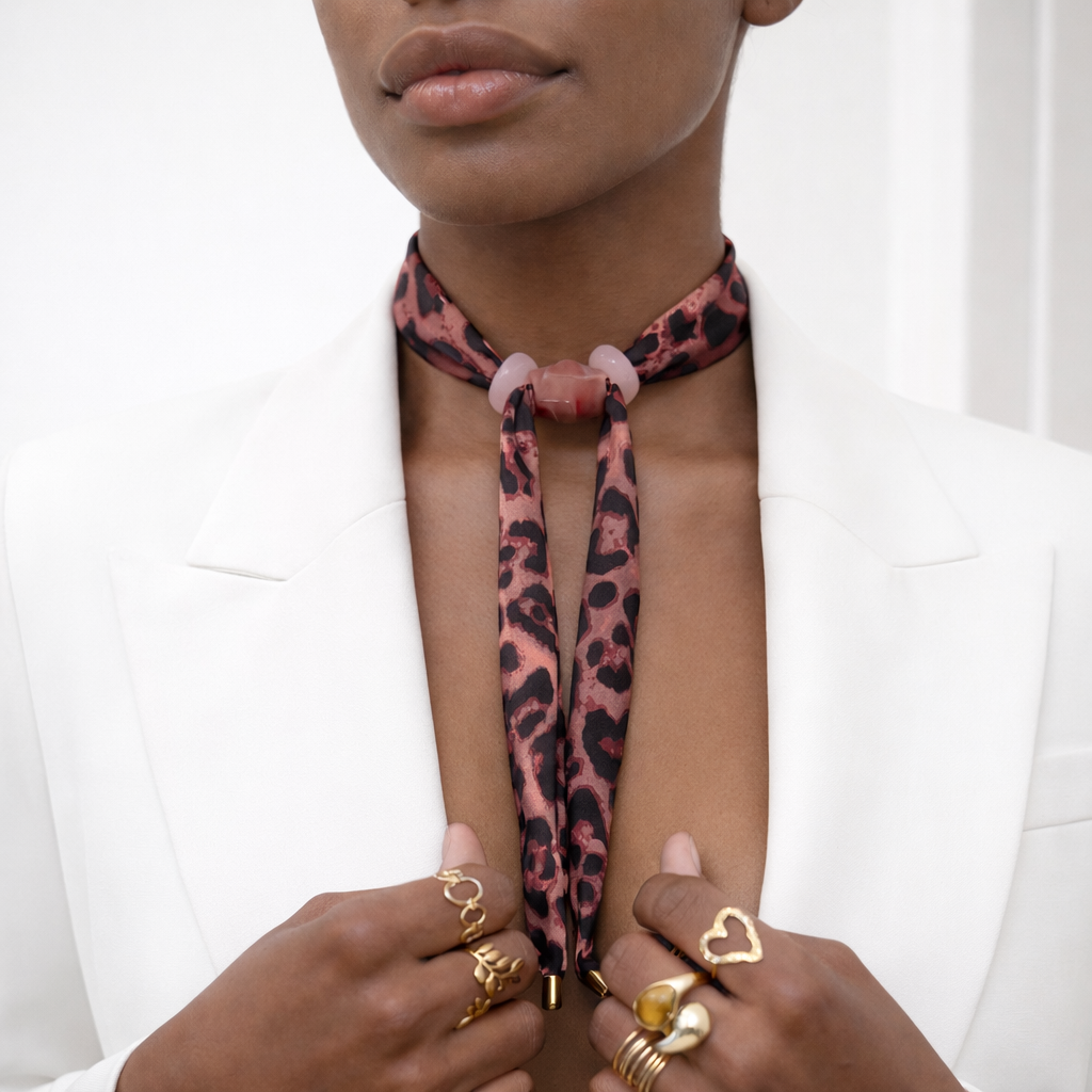 Théa - Collier écharpe imprimé léopard